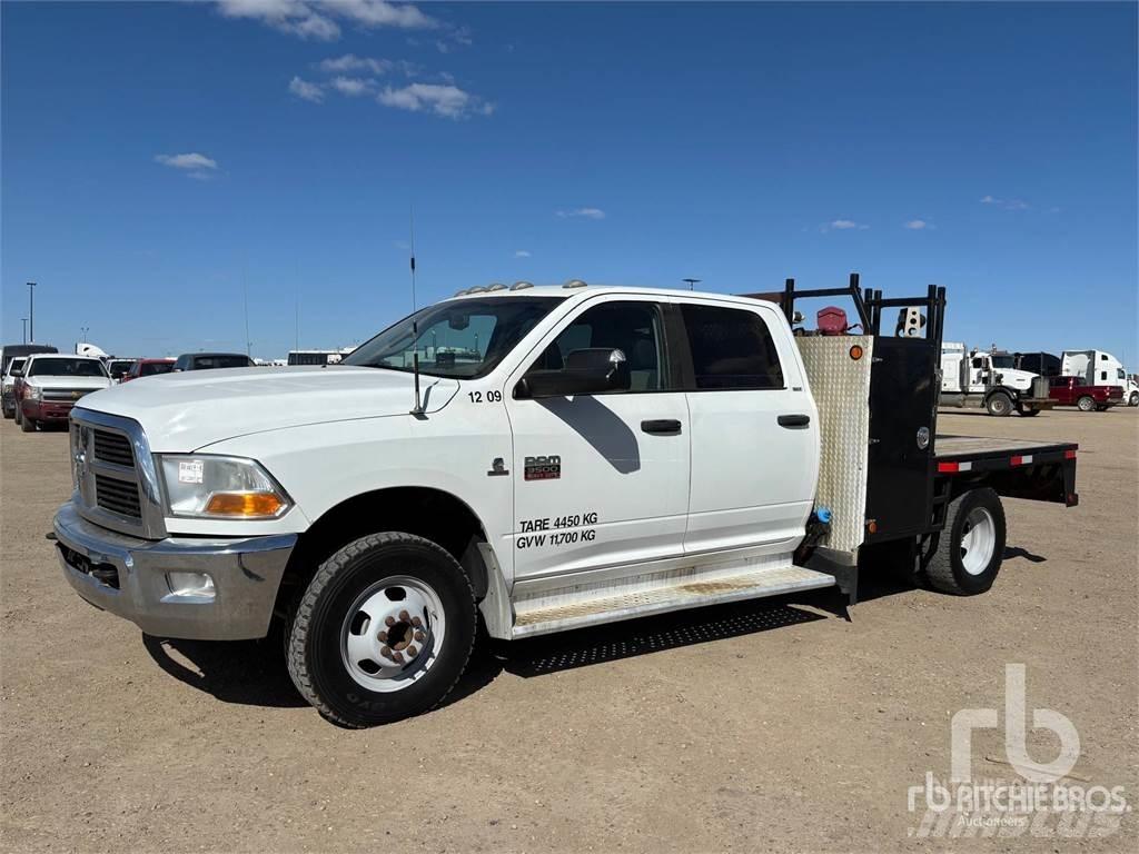 RAM 3500 Ciężarówki typu Platforma / Skrzynia
