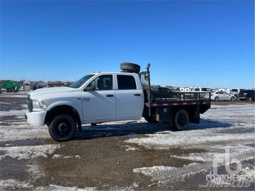 RAM 3500HD Ciężarówki typu Platforma / Skrzynia