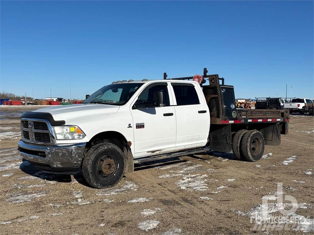 RAM 3500HD Ciężarówki typu Platforma / Skrzynia