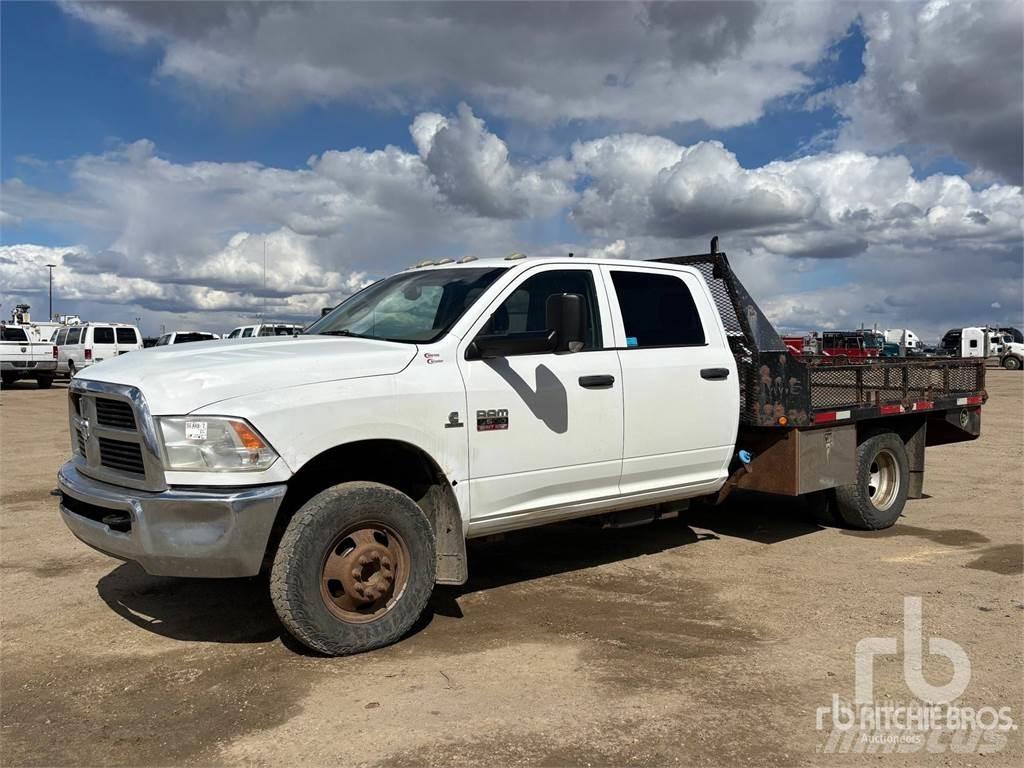 RAM 3500HD Ciężarówki typu Platforma / Skrzynia