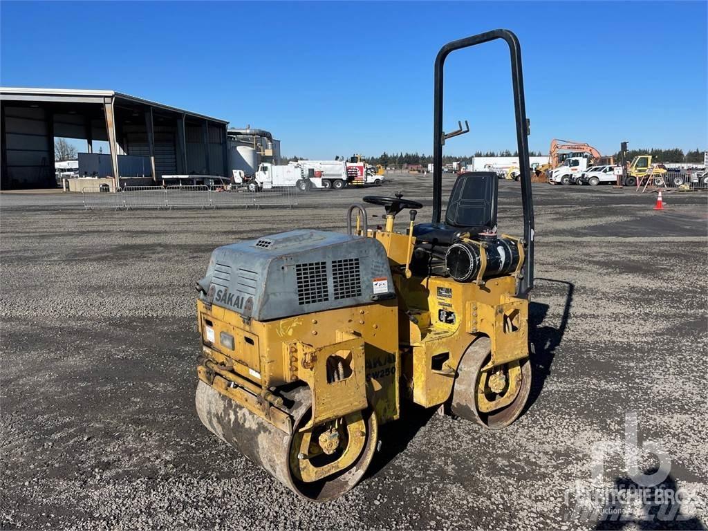 Sakai SW250 Walce dwubębnowe