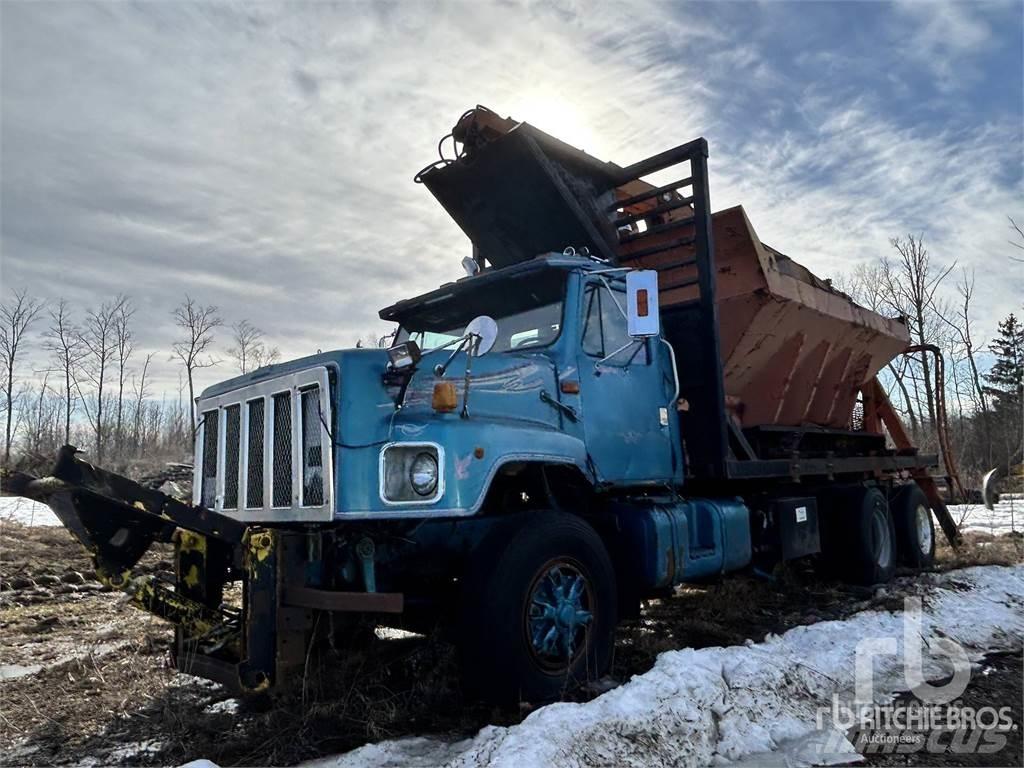  SERCO 8500 Ładowarki typu "knuckleboom"