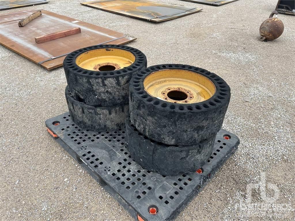  Skid Steer Opony, koła i felgi