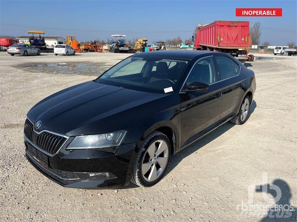 Skoda SUPERB Samochody osobowe