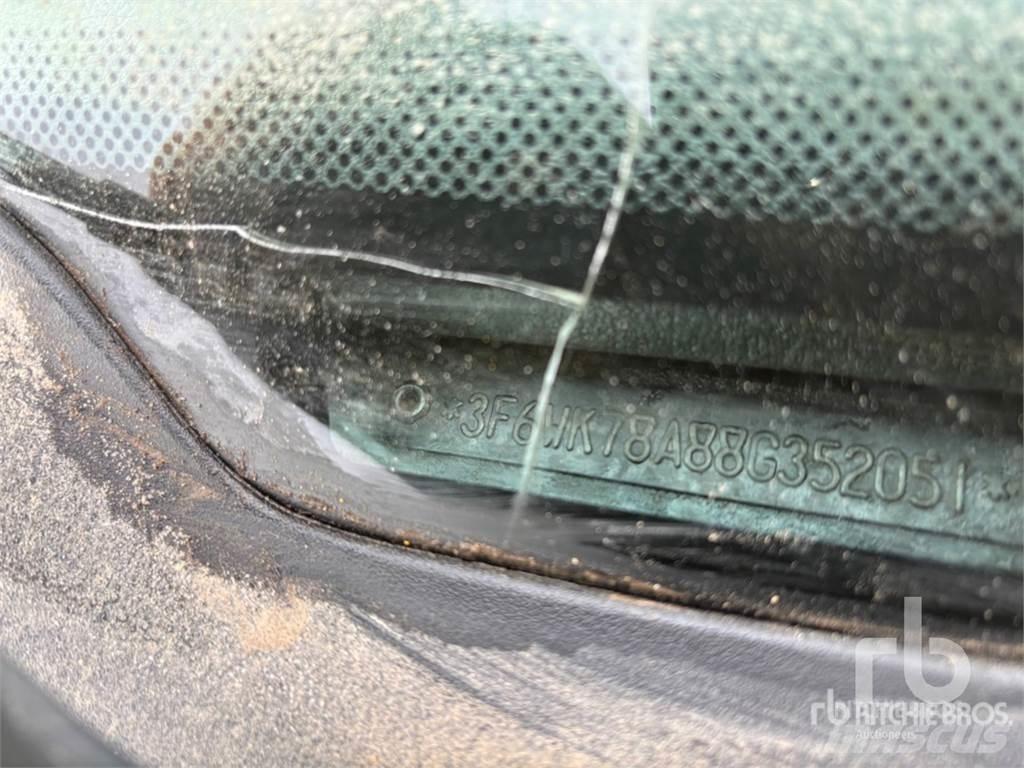 Sterling BULLET Pojazdy komunalne