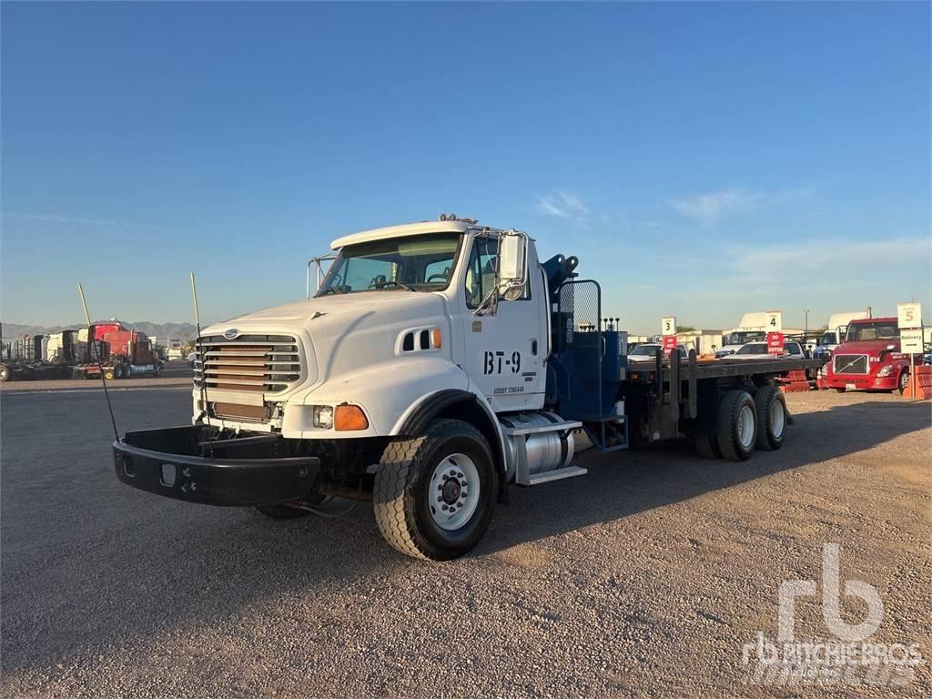 Sterling L9500 Ciężarówki typu Platforma / Skrzynia