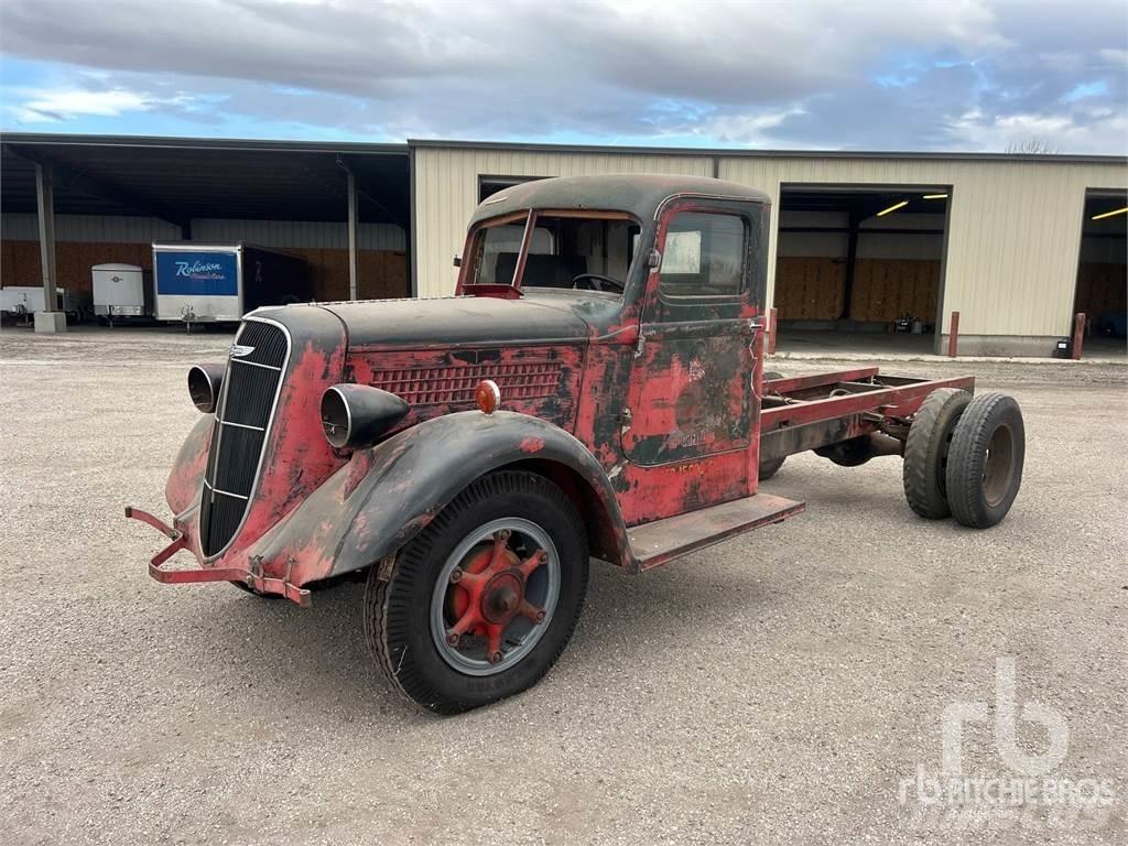  STUDEBAKER 4x2 Cysterna