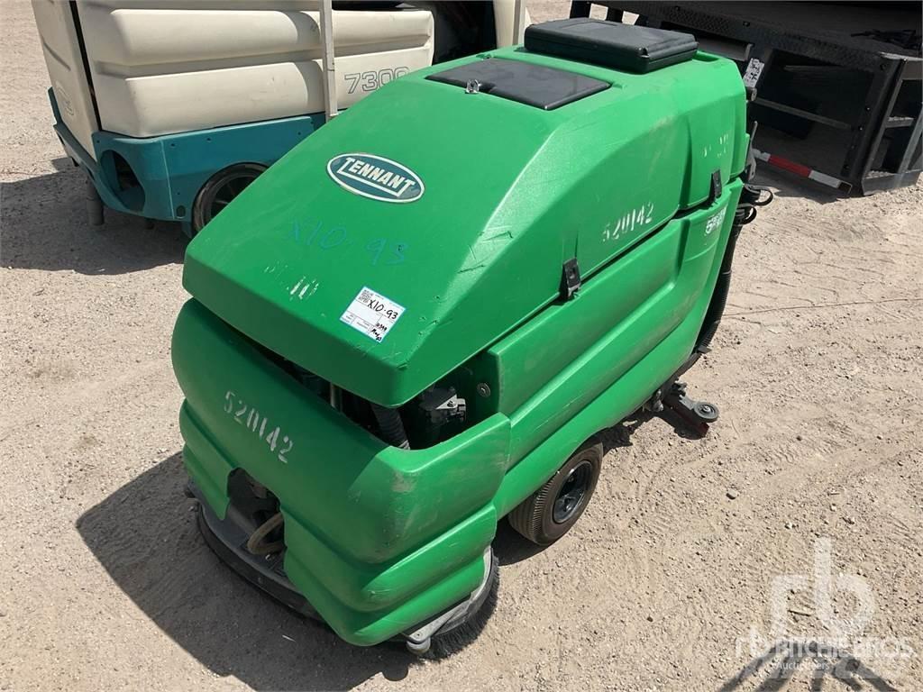 Tennant 5680 Zamiatarki - Zgarniarki - Odśnieżarki
