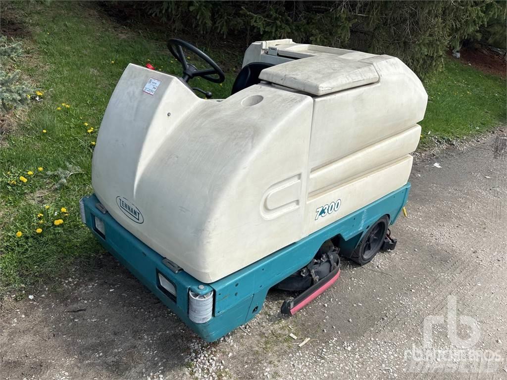 Tennant 7300 Zamiatarki - Zgarniarki - Odśnieżarki