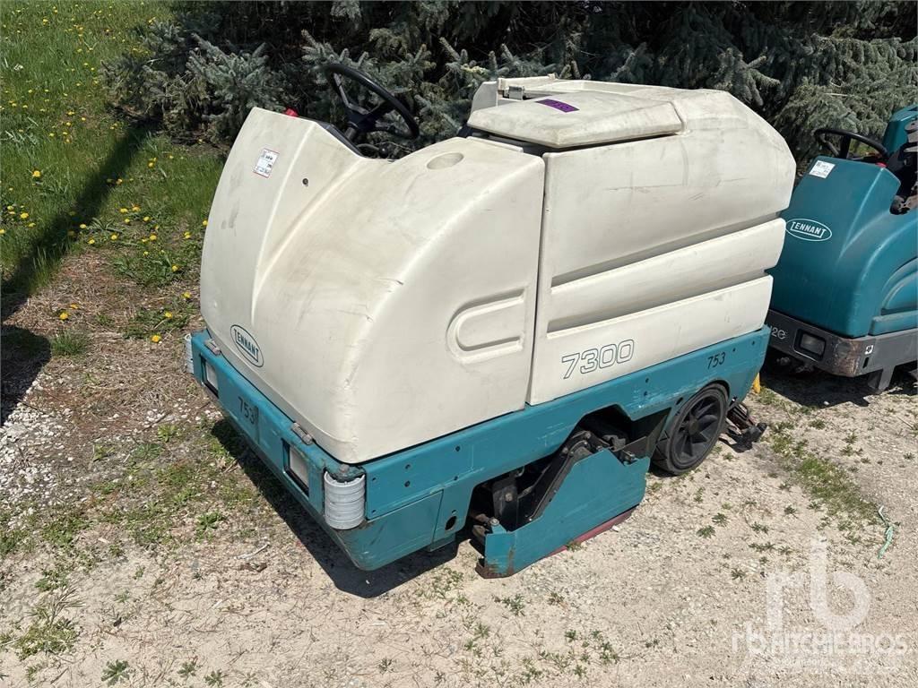Tennant 7300 Zamiatarki - Zgarniarki - Odśnieżarki