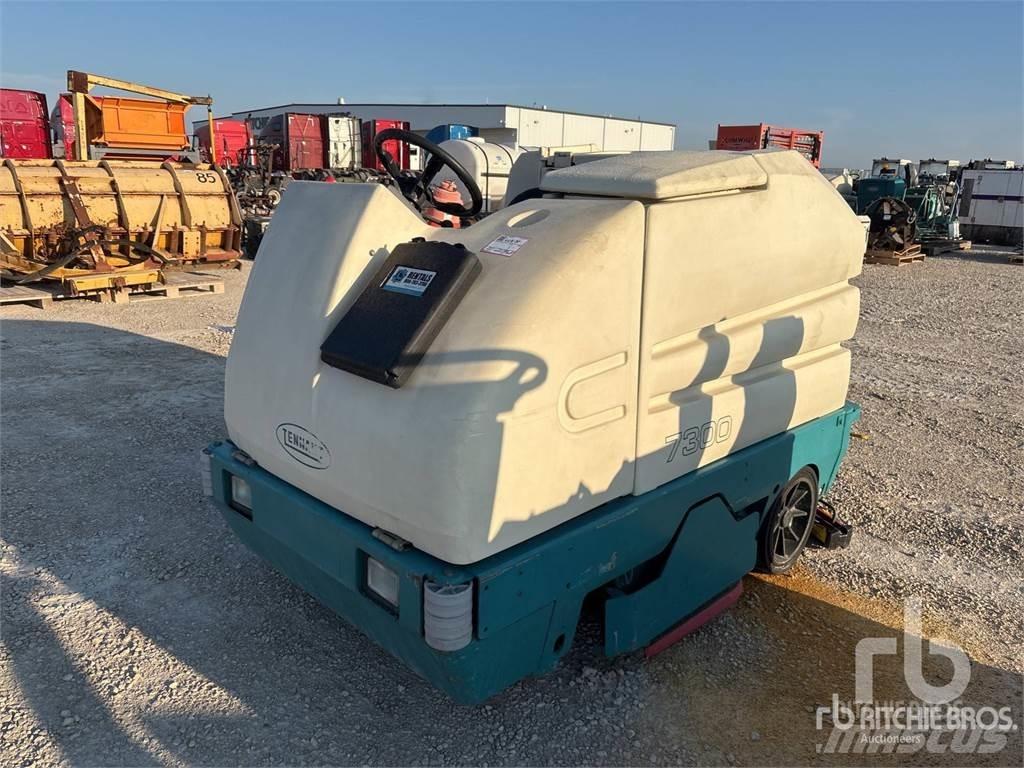Tennant 7300 Zamiatarki - Zgarniarki - Odśnieżarki