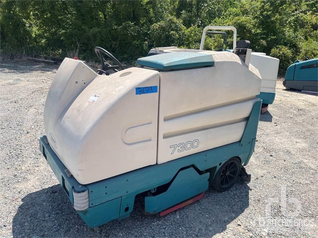 Tennant 7300 Zamiatarki - Zgarniarki - Odśnieżarki