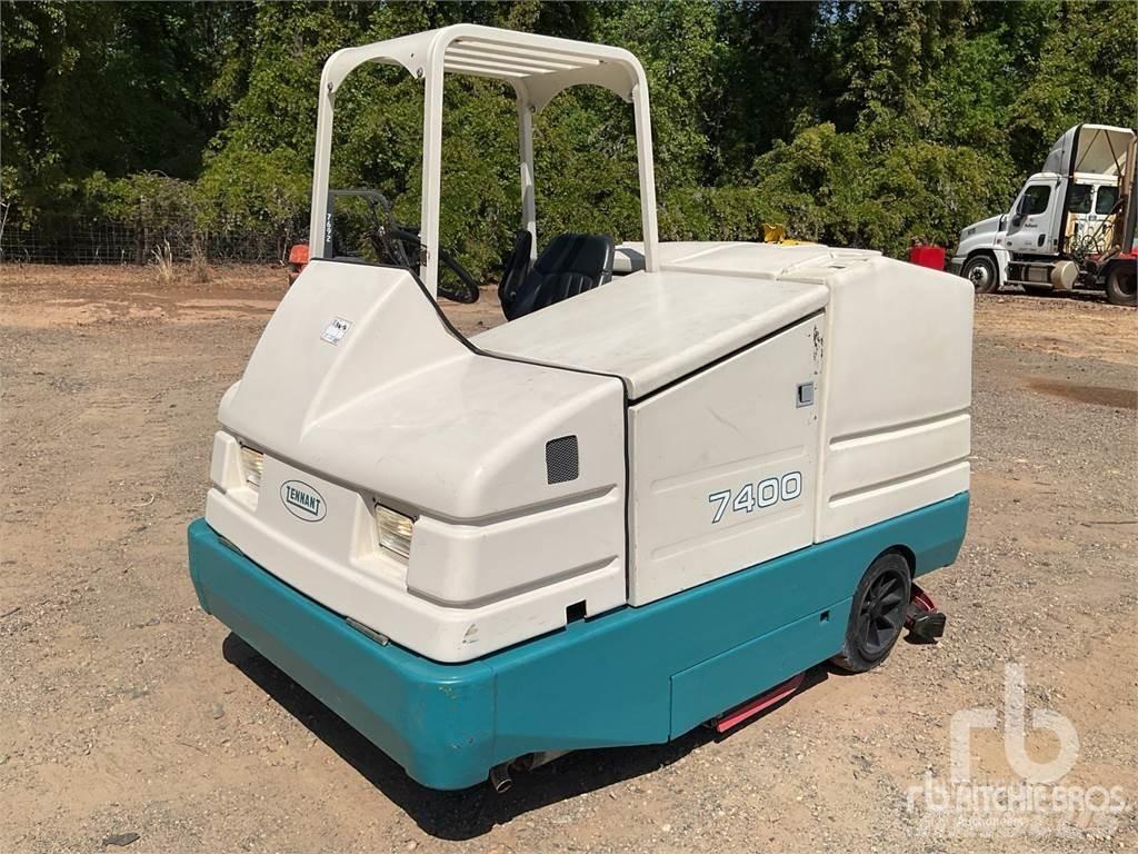 Tennant 7400 Zamiatarki - Zgarniarki - Odśnieżarki