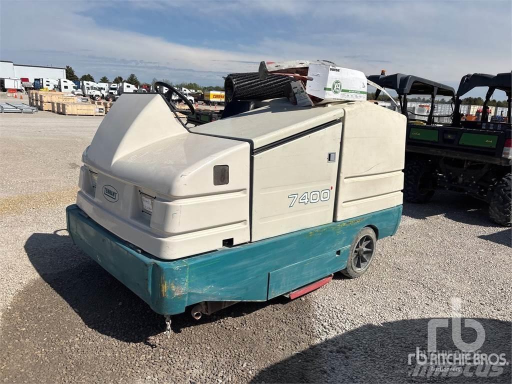 Tennant 7400 Zamiatarki - Zgarniarki - Odśnieżarki