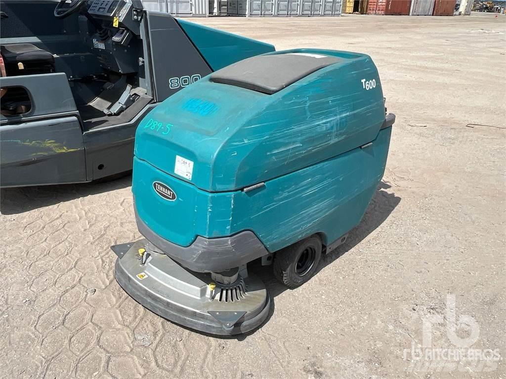Tennant T600 Zamiatarki - Zgarniarki - Odśnieżarki