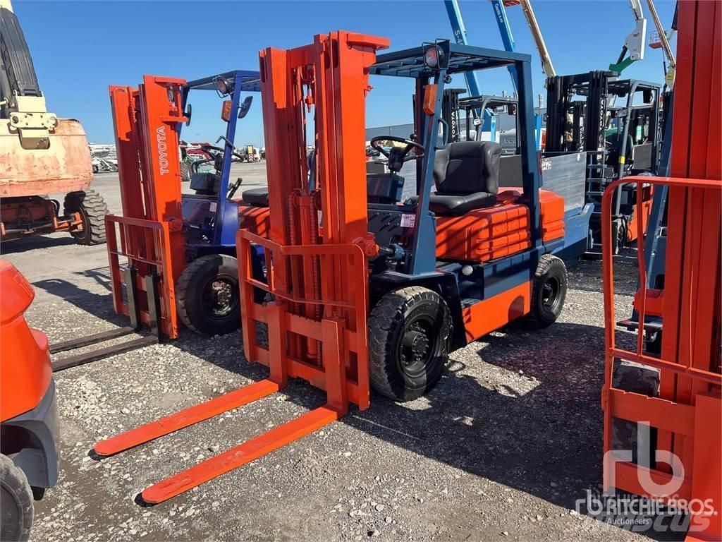 Toyota 5FGL25 Diesel trucks