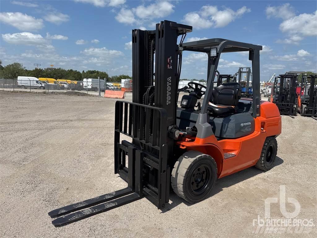 Toyota 7FDU35 Wózki Diesla