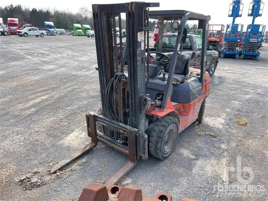 Toyota 7FGU25 Wózki Diesla