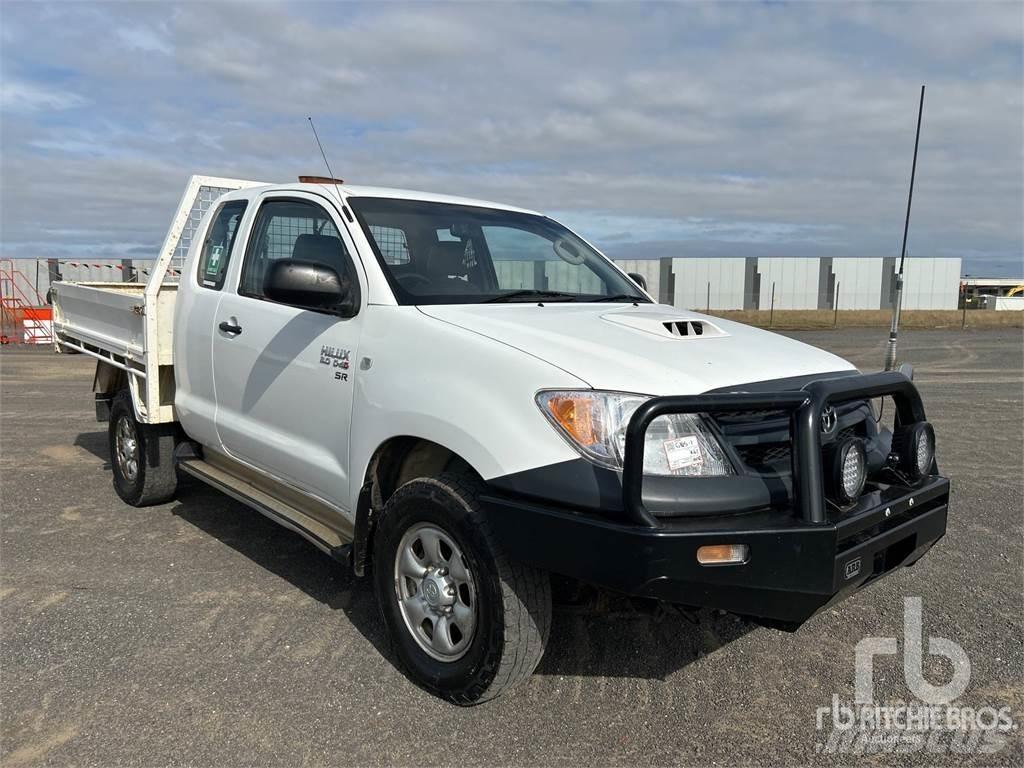 Toyota HILUX Pick-upy / Pojazdy z otwieranymi burtami
