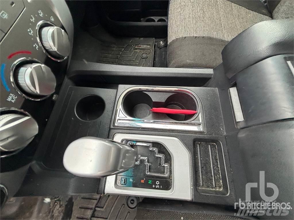 Toyota TUNDRA Pick-upy / Pojazdy z otwieranymi burtami