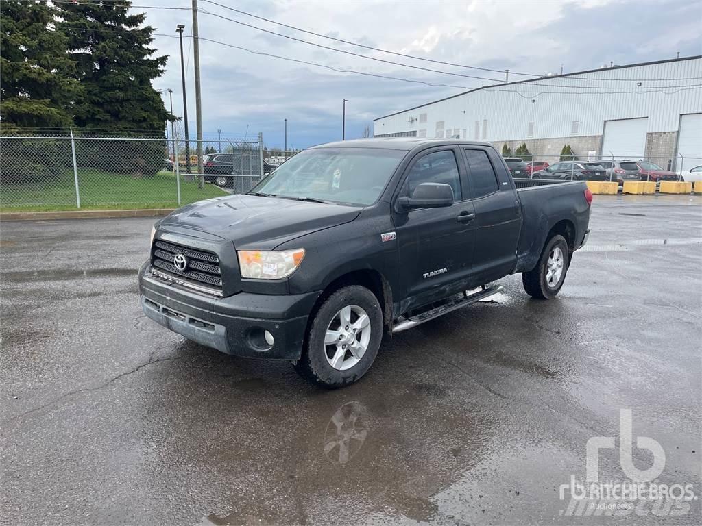Toyota TUNDRA Pick-upy / Pojazdy z otwieranymi burtami