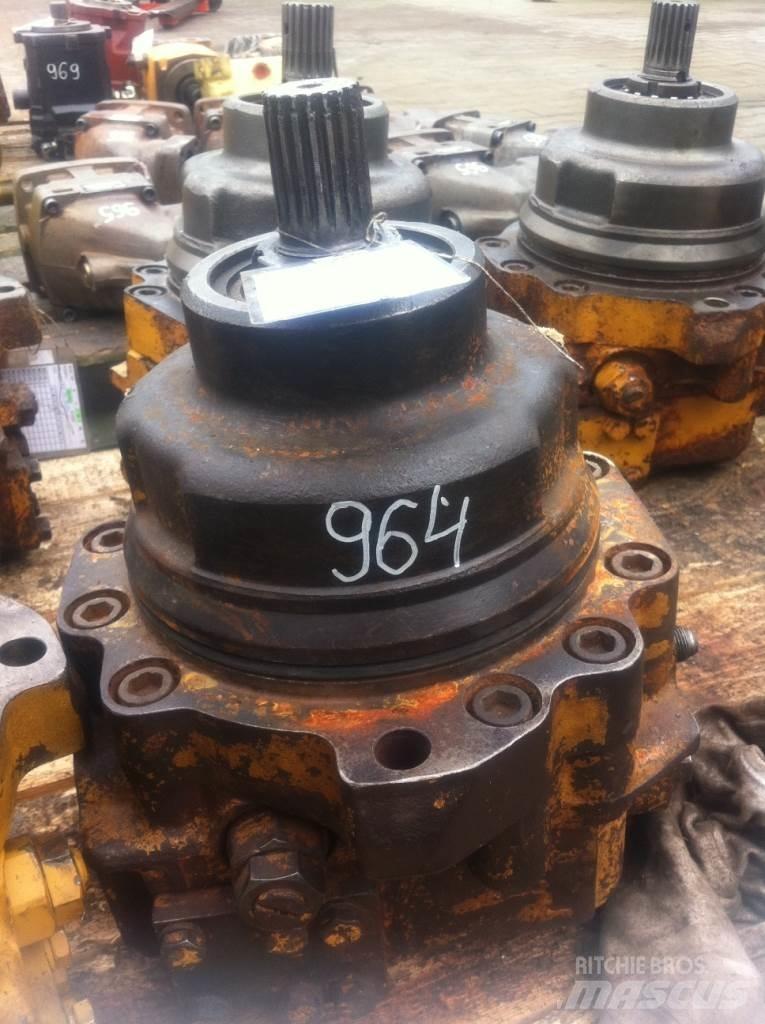 Komatsu MB90 Silniki