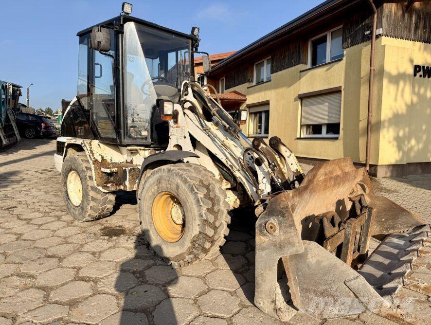 CAT 906 Ładowarki kołowe