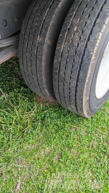 Chevrolet W4500 Samochody ciężarowe ze skrzynią zamkniętą