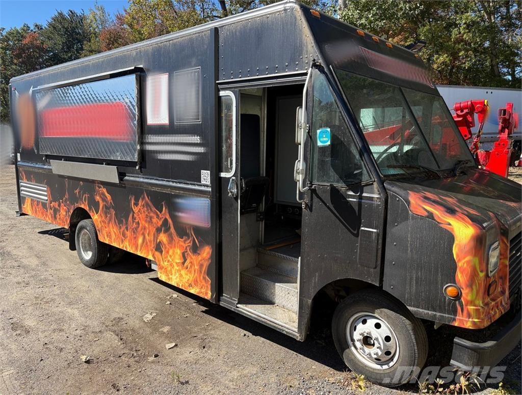 Ford E-350 Samochody ciężarowe ze skrzynią zamkniętą