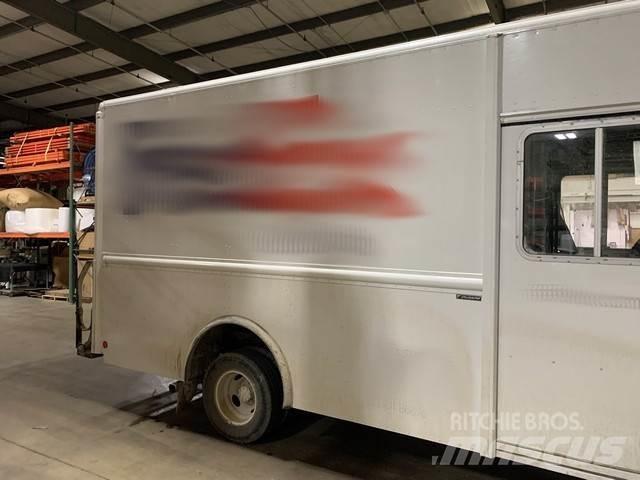 Ford E350 Samochody ciężarowe ze skrzynią zamkniętą