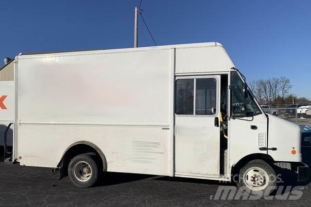 Ford E350 Samochody ciężarowe ze skrzynią zamkniętą