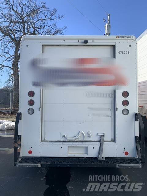 Ford E350 Samochody ciężarowe ze skrzynią zamkniętą