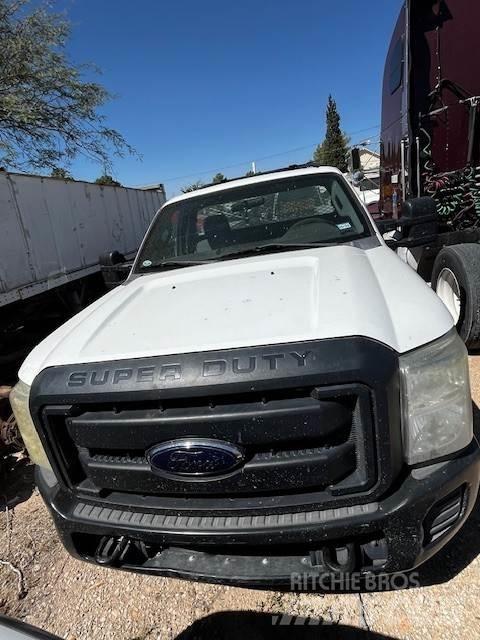 Ford F250 Samochody ratownicze pomocy drogowej