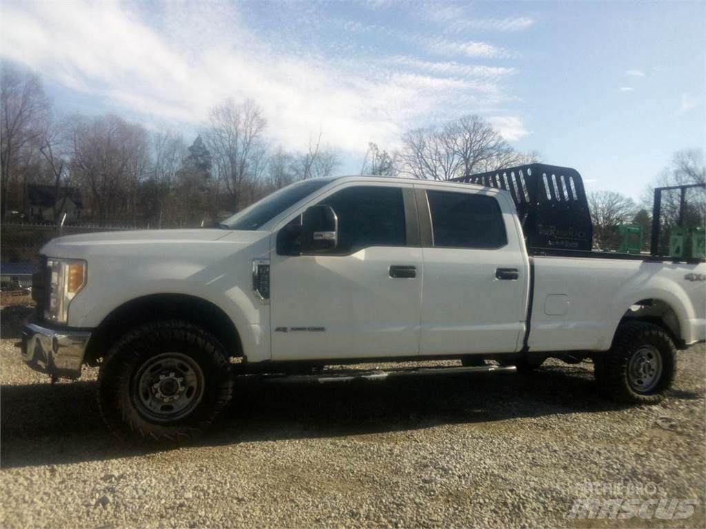 Ford F250 Pick-upy / Pojazdy z otwieranymi burtami