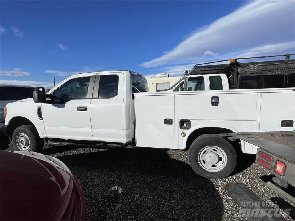 Ford F250 Samochody ratownicze pomocy drogowej