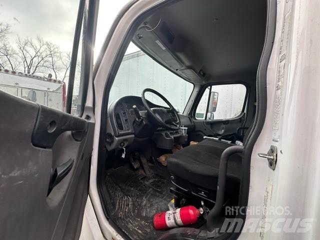Freightliner M2 Samochody ciężarowe ze skrzynią zamkniętą