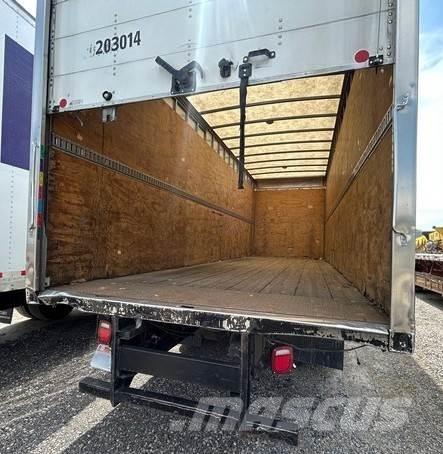 Freightliner M2 Samochody ciężarowe ze skrzynią zamkniętą