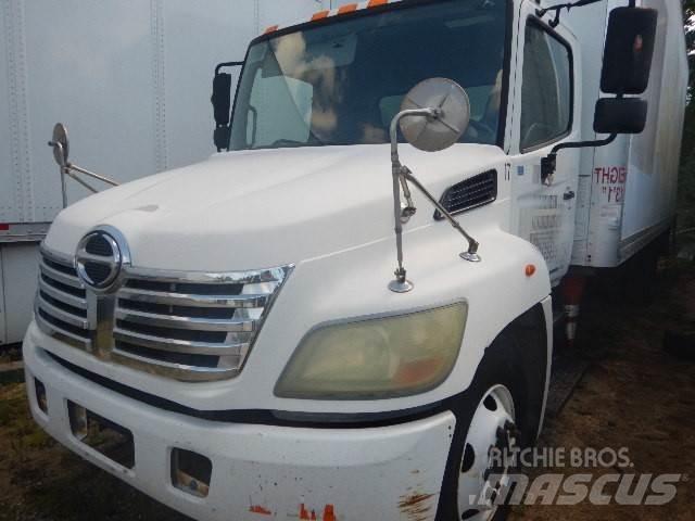 Hino 258 Samochody ciężarowe ze skrzynią zamkniętą