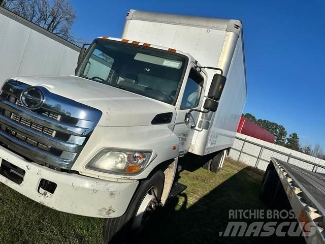 Hino 268 Samochody ciężarowe ze skrzynią zamkniętą