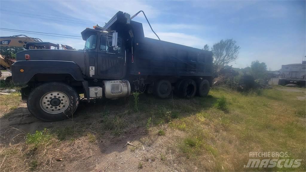 Mack RD6885 Wywrotki