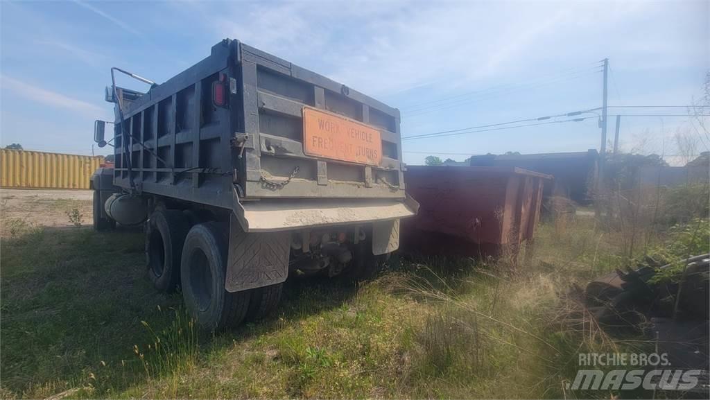 Mack RD6885 Wywrotki