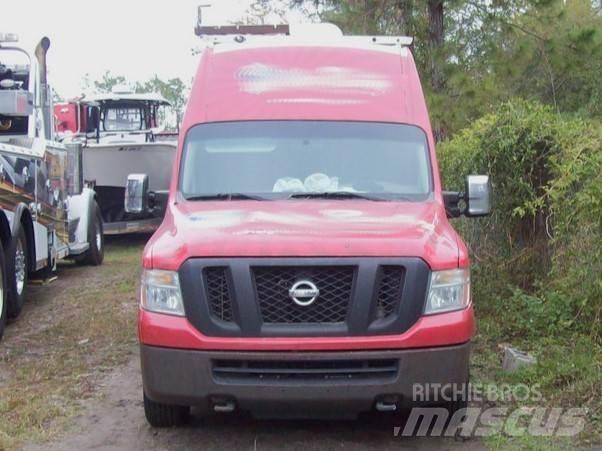 Nissan NV2500 Samochody dostawcze ze skrzynią zamkniętą