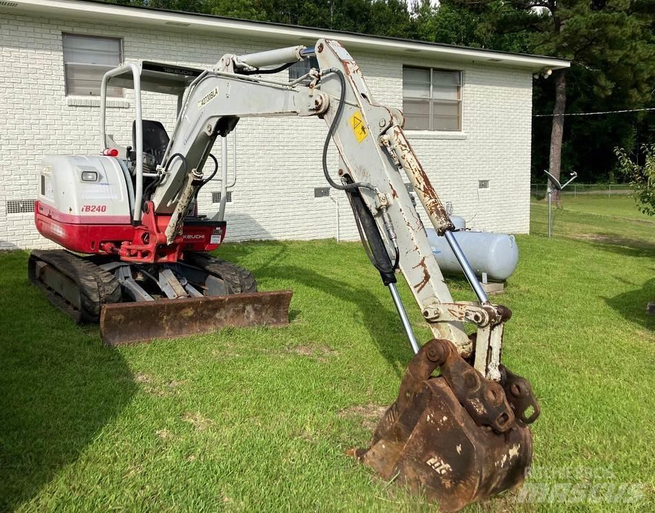 Takeuchi TB240 Midikoparki  7t - 12t