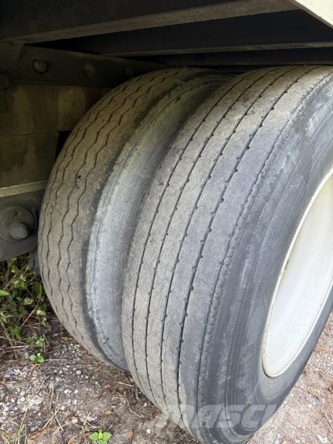 Utility VS2DX Przyczepy ze skrzynią zamkniętą