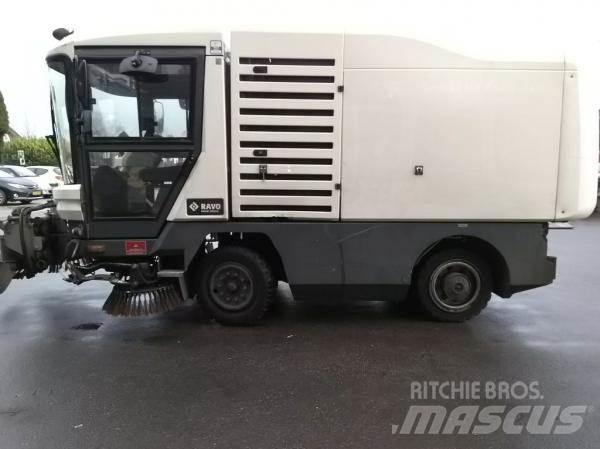 Ravo 530 CD Zamiatarki - Zgarniarki - Odśnieżarki