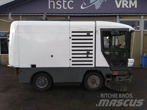 Ravo 530STH Zamiatarki - Zgarniarki - Odśnieżarki