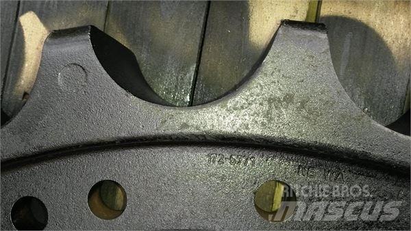 CAT 1366968 Gąsienice, łańcuchy i podwozia