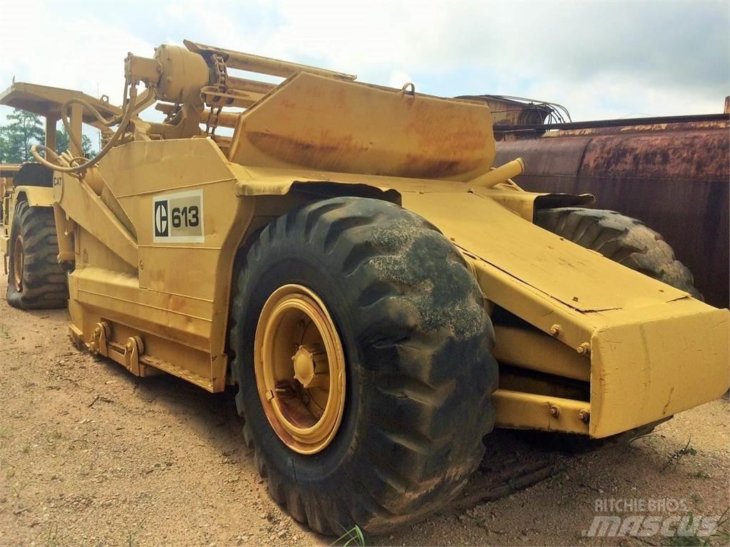 CAT 613 Skrobaki