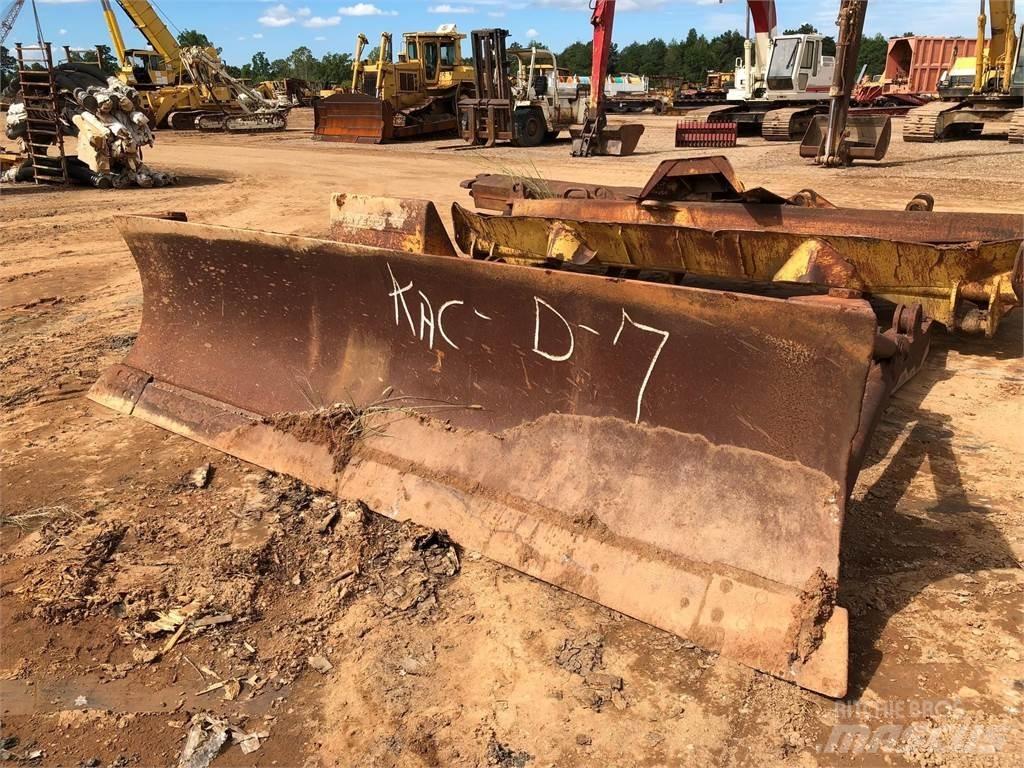 CAT D7 Lemiesze