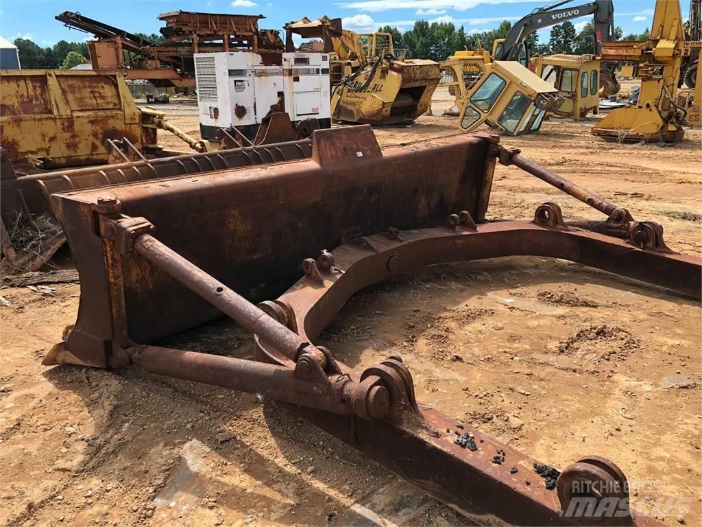 CAT D7 Lemiesze